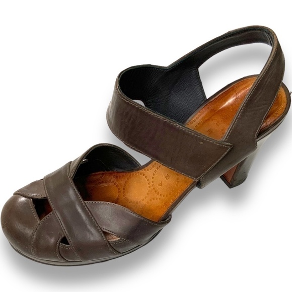 Chie MIHARA Brown Genuine Leather Closed Toe Heeled Mary Jane Sandal US Sz 8.5 - Picture 3 of 12